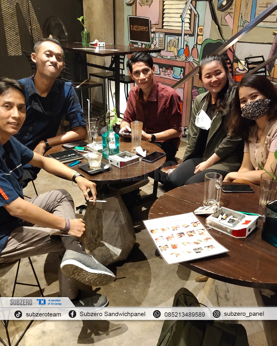 Image - Gallery - Meeting dengan customer diluar - Subzero | Pre Insulated Sandwich Panel